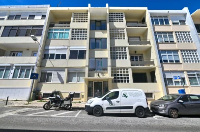 Apartamento T2 para Venda em Alvalade