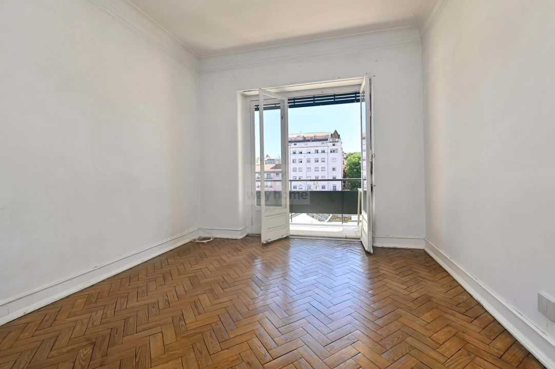 Apartamento T2 para Venda em Alvalade Foto 11