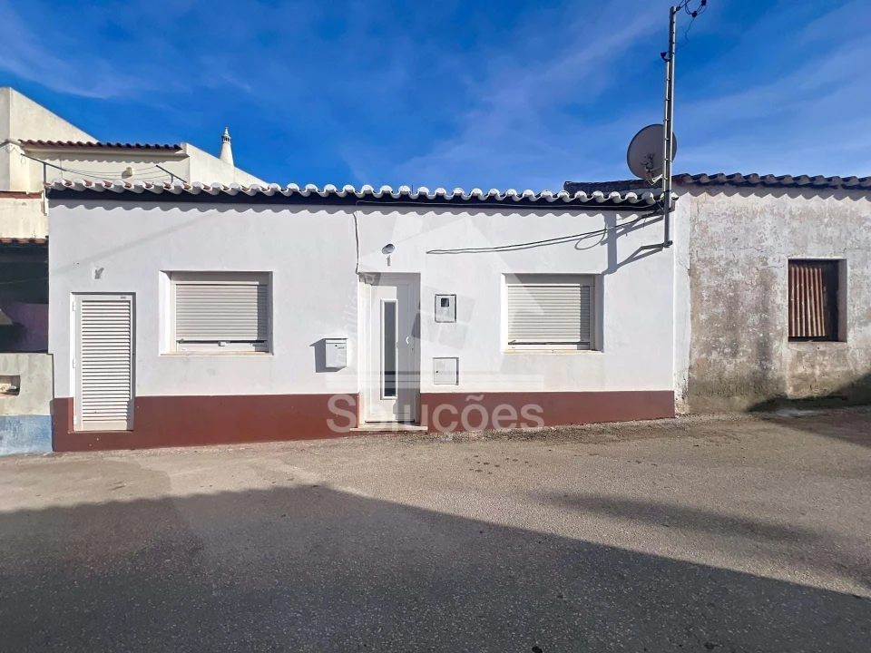 Moradia T1 para Venda em Budens Foto 1