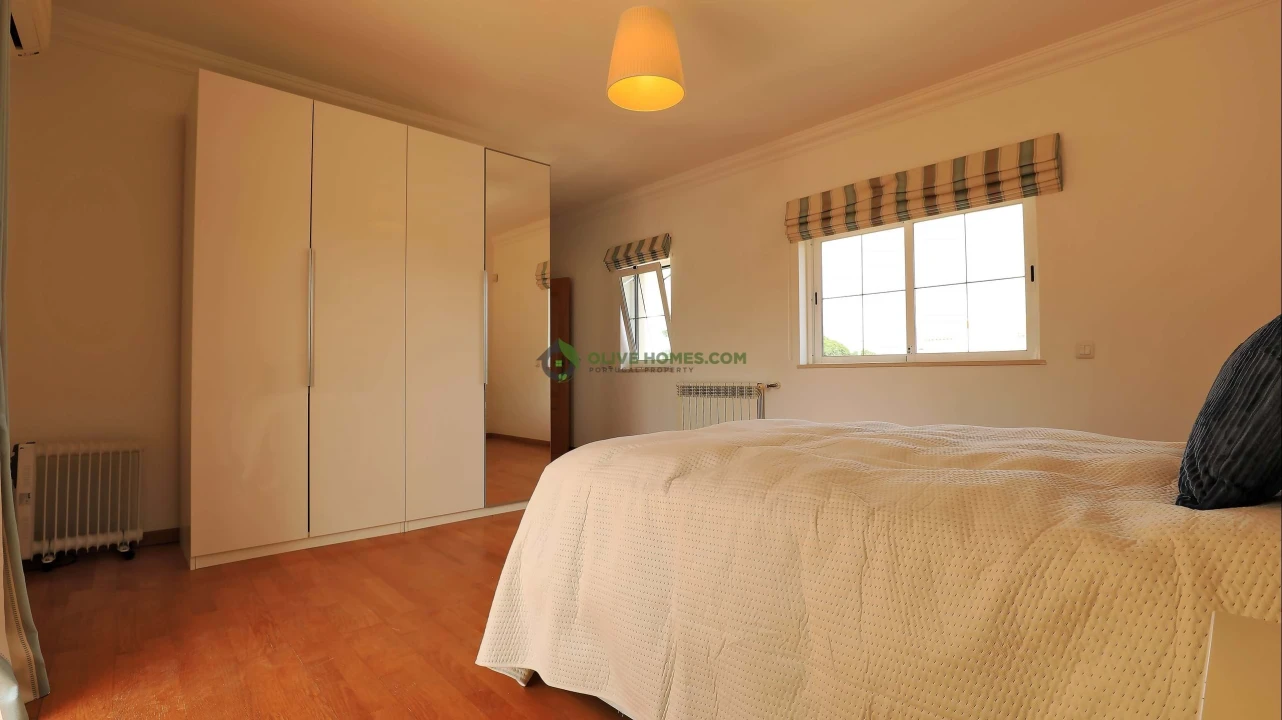 Moradia T4 para Venda em Quarteira Foto 39