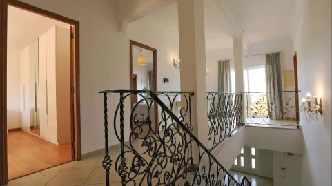 Moradia T4 para Venda em Quarteira