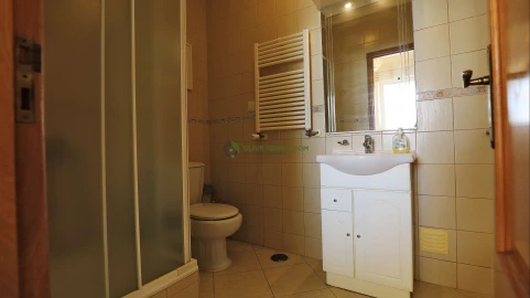 Moradia T4 para Venda em Quarteira