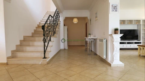 Moradia T4 para Venda em Quarteira