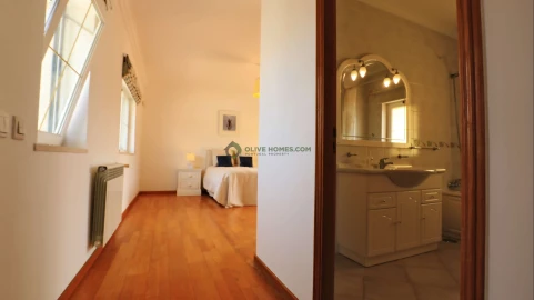 Moradia T4 para Venda em Quarteira