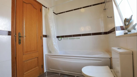 Moradia T4 para Venda em Quarteira