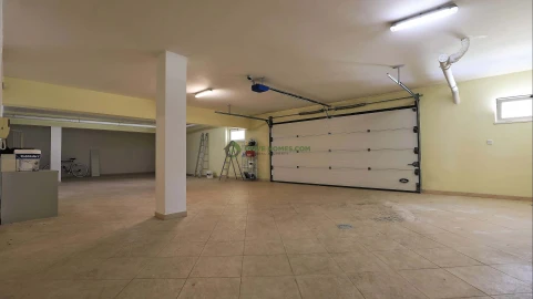 Moradia T4 para Venda em Quarteira