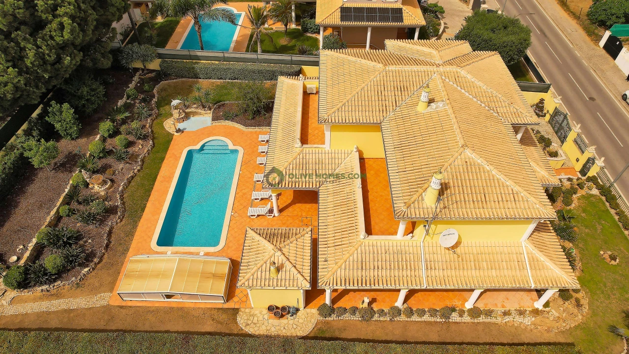 Moradia T4 para Venda em Quarteira Foto 64