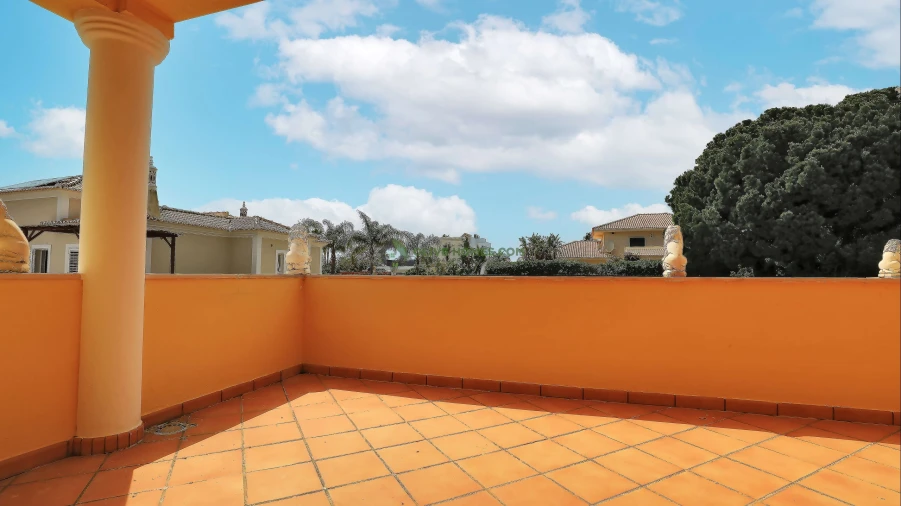 Moradia T4 para Venda em Quarteira Foto 41