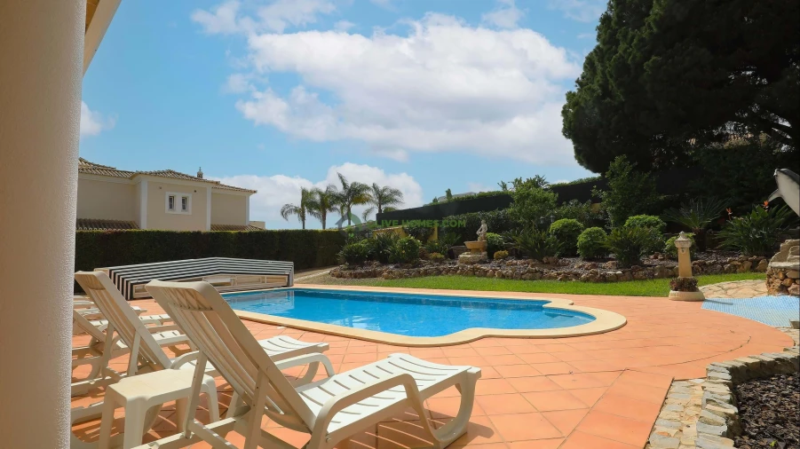 Moradia T4 para Venda em Quarteira Foto 53