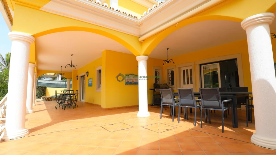 Moradia T4 para Venda em Quarteira Foto 52