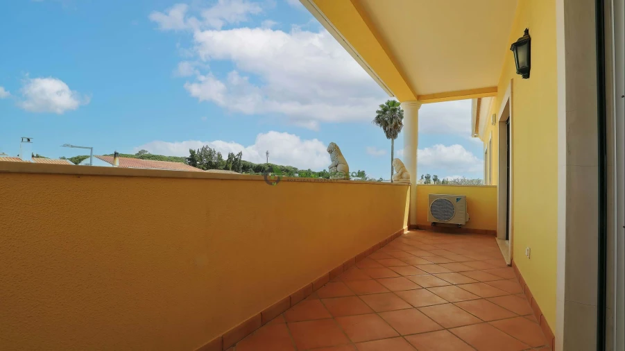 Moradia T4 para Venda em Quarteira Foto 33