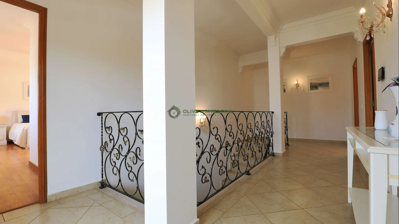 Moradia T4 para Venda em Quarteira Foto 21