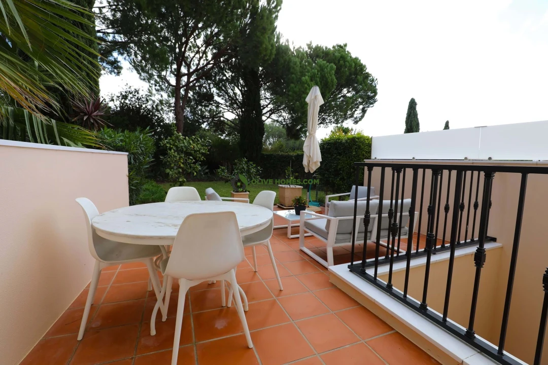 Moradia T4 para Venda em Quarteira Foto 18