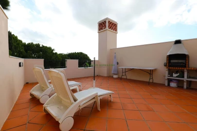 Moradia T4 para Venda em Quarteira