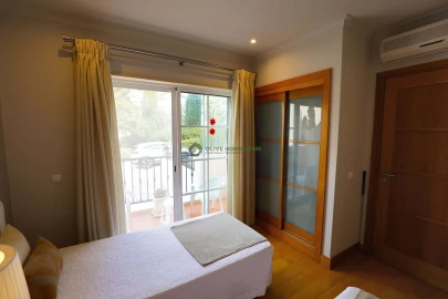 Moradia T4 para Venda em Quarteira