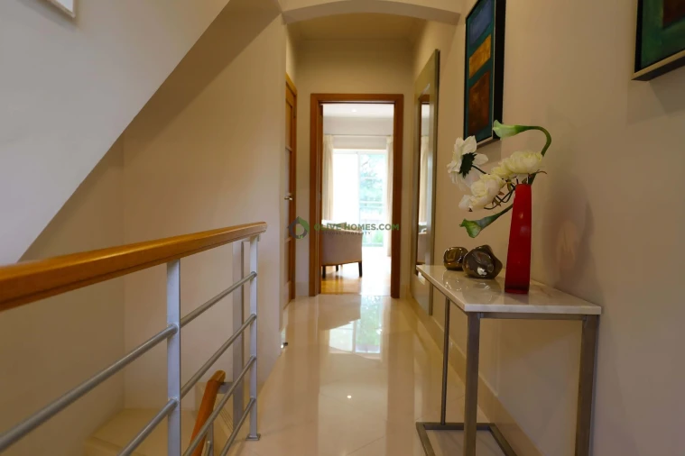 Moradia T4 para Venda em Quarteira Foto 32