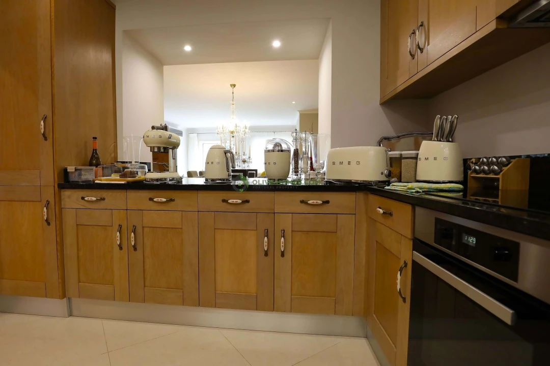 Moradia T4 para Venda em Quarteira Foto 6