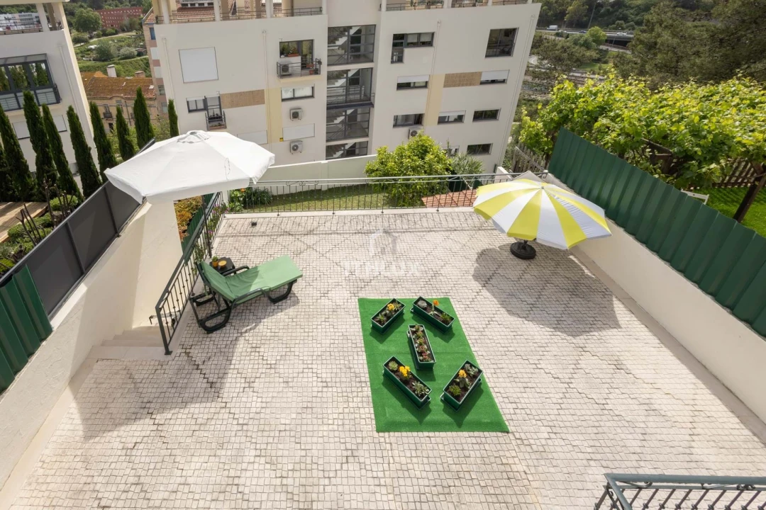 Moradia T3 para Venda em Campolide Foto 24