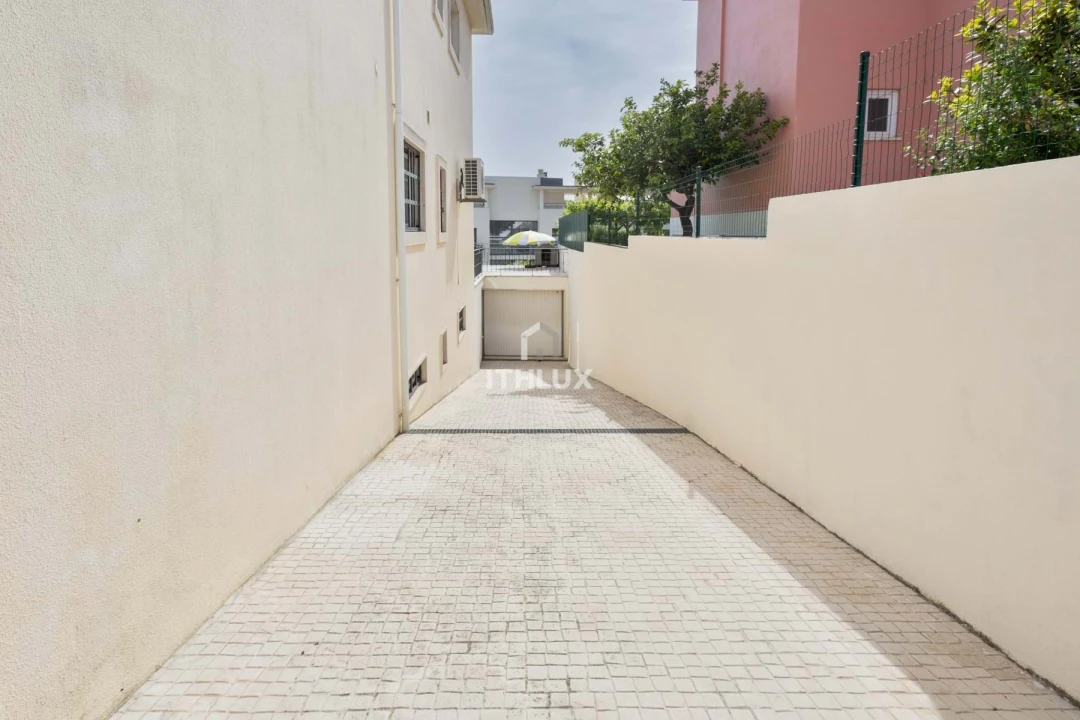 Moradia T3 para Venda em Campolide Foto 44