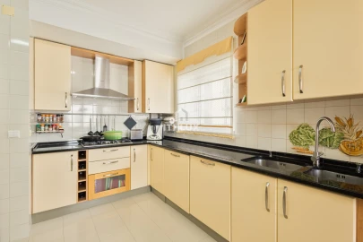 Moradia T3 para Venda em Campolide