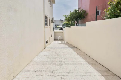 Moradia T3 para Venda em Campolide