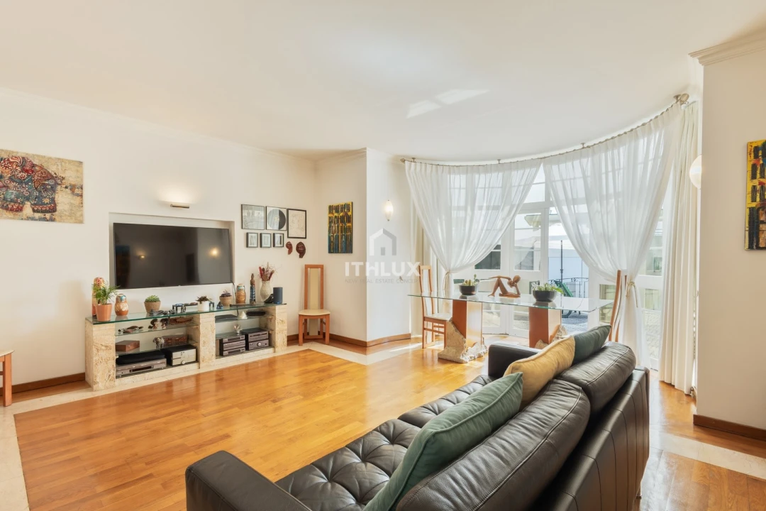 Moradia T3 para Venda em Campolide Foto 6