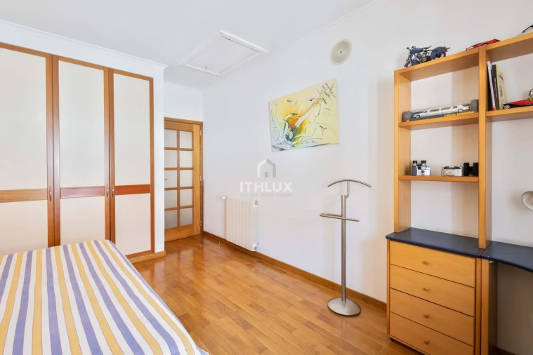 Moradia T3 para Venda em Campolide Foto 28