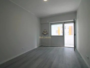 Apartamento T3 para Venda em Oeiras e São Julião da Barra, Paço de Arcos e Caxias