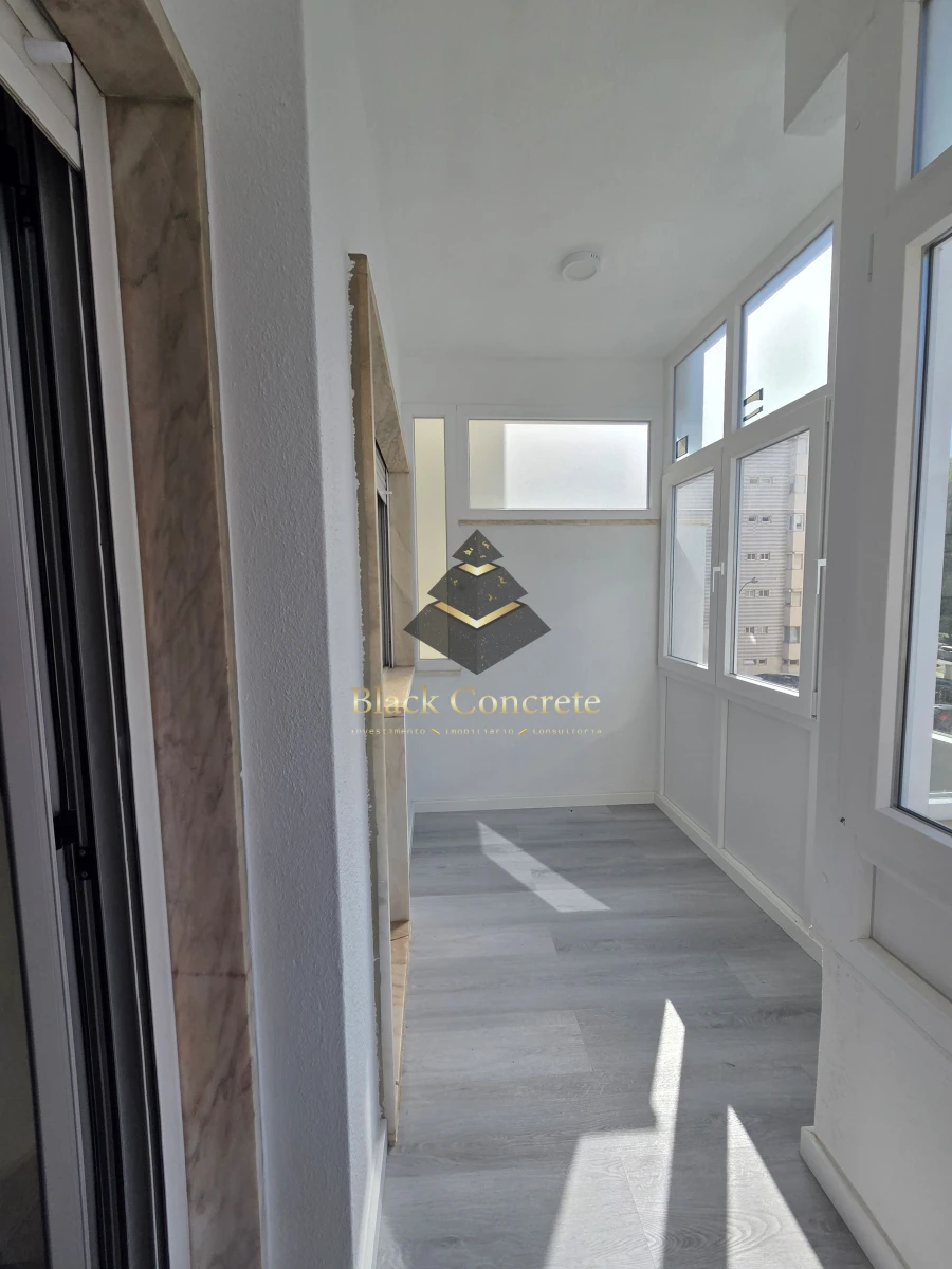 Apartamento T2 para Venda em Oeiras e São Julião da Barra, Paço de Arcos e Caxias Foto 13