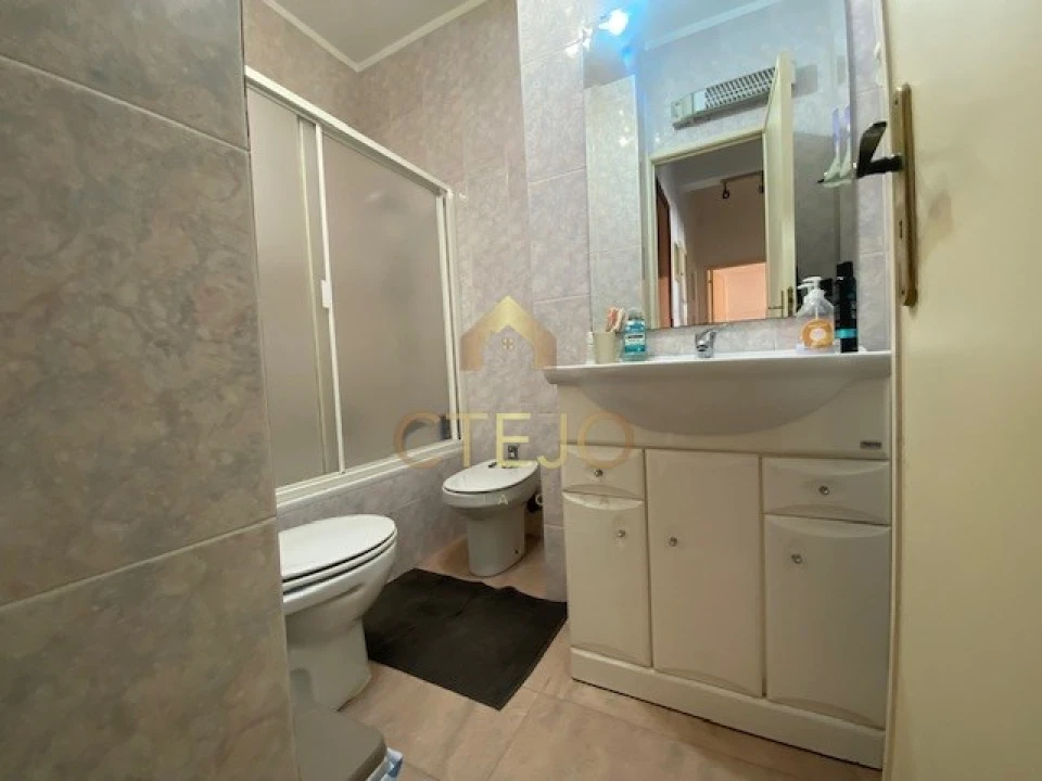 Apartamento T1 para Venda em Póvoa de Santa Iria e Forte da Casa Foto 4