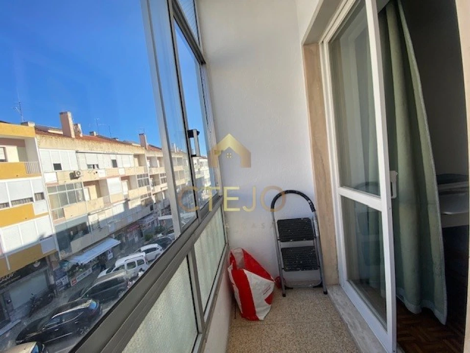 Apartamento T1 para Venda em Póvoa de Santa Iria e Forte da Casa Foto 6
