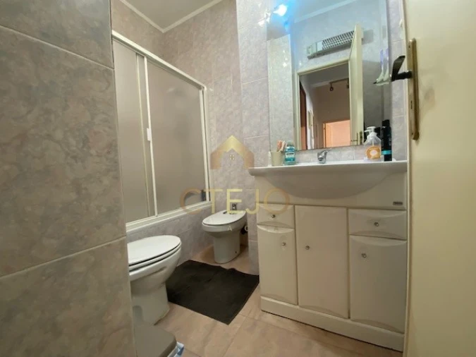 Apartamento T1 para Venda em Póvoa de Santa Iria e Forte da Casa Foto 4