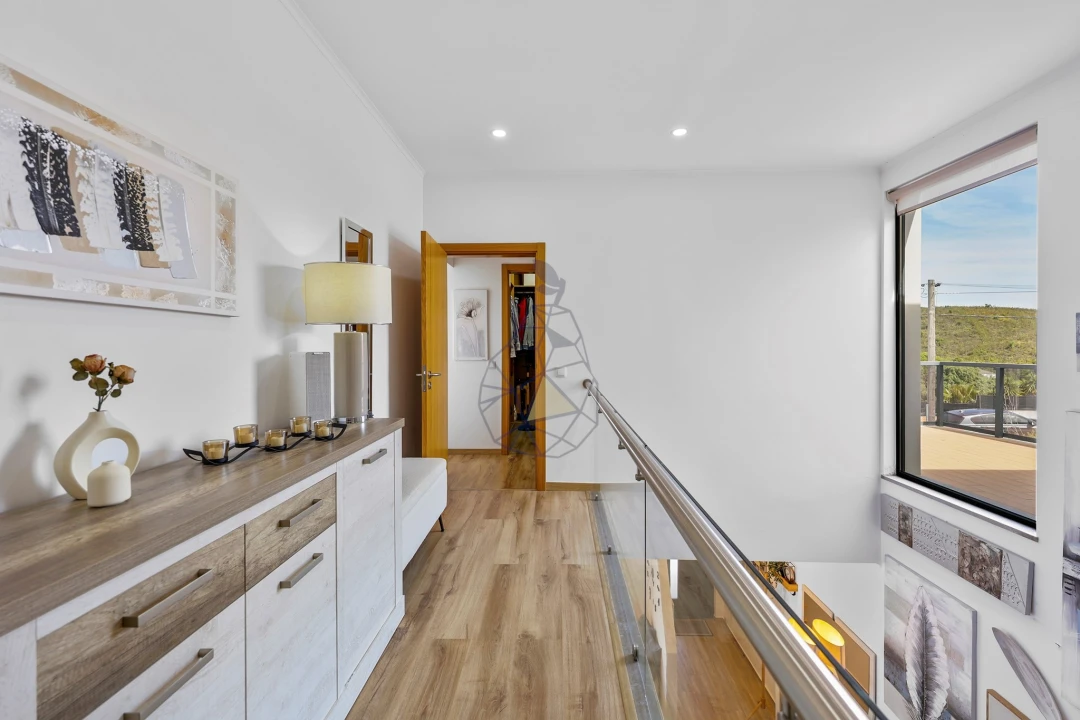 Moradia T4 para Venda em Mexilhoeira Grande Foto 46