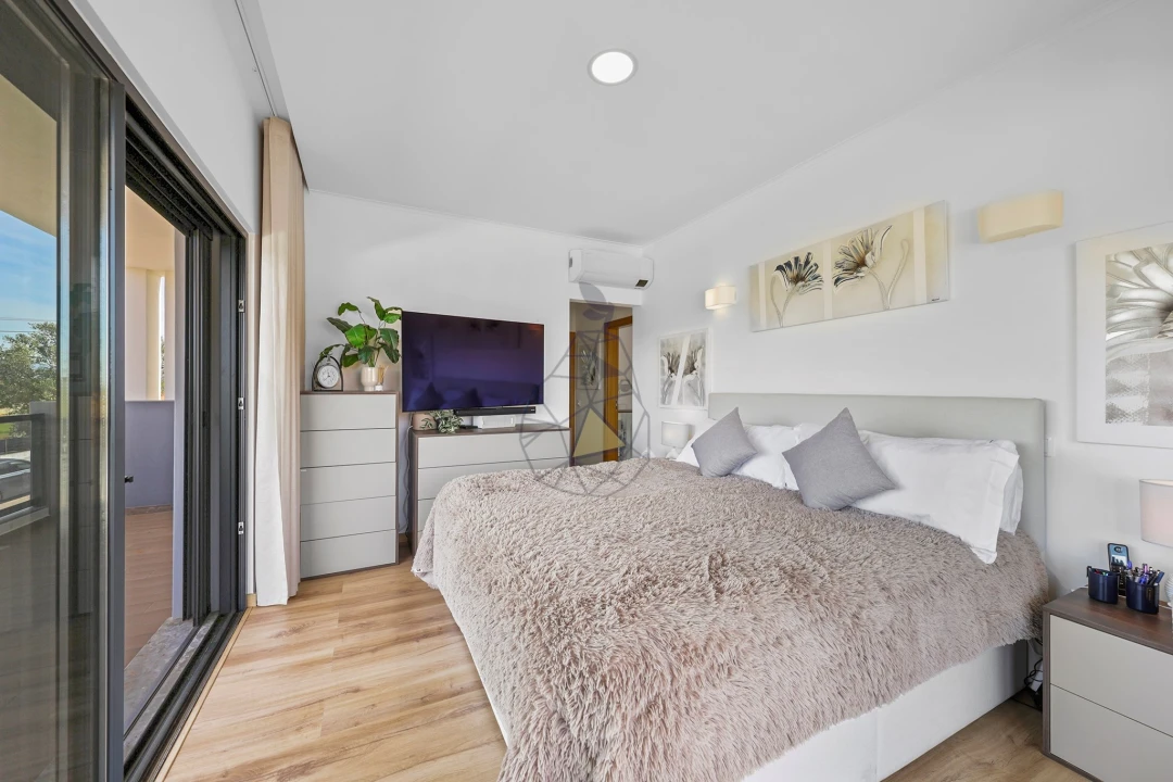 Moradia T4 para Venda em Mexilhoeira Grande Foto 47