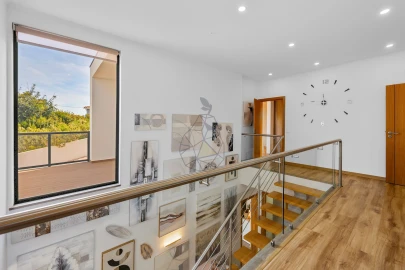 Moradia T4 para Venda em Mexilhoeira Grande