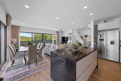 Moradia T4 para Venda em Mexilhoeira Grande