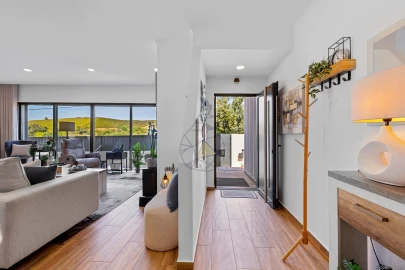 Moradia T4 para Venda em Mexilhoeira Grande