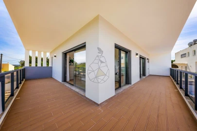 Moradia T4 para Venda em Mexilhoeira Grande