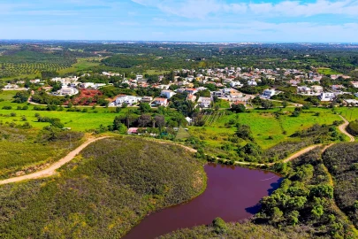 Moradia T4 para Venda em Mexilhoeira Grande