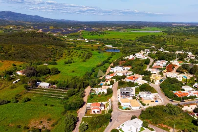 Moradia T4 para Venda em Mexilhoeira Grande