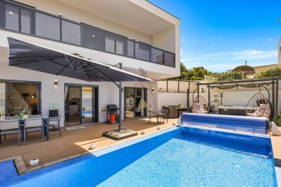 Moradia T4 para Venda em Mexilhoeira Grande