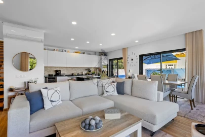 Moradia T4 para Venda em Mexilhoeira Grande