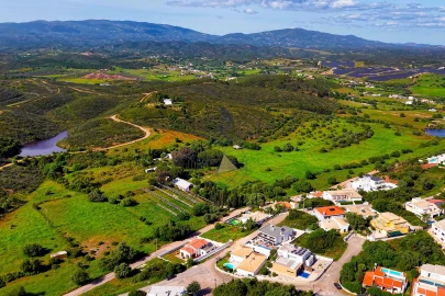 Moradia T4 para Venda em Mexilhoeira Grande