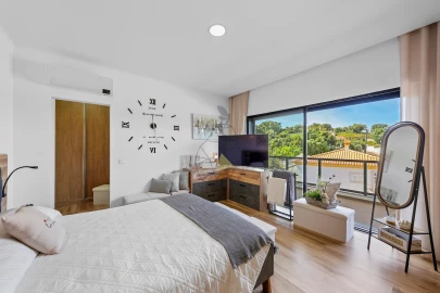 Moradia T4 para Venda em Mexilhoeira Grande