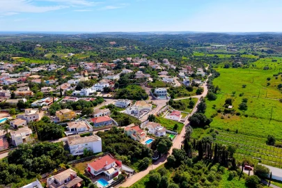 Moradia T4 para Venda em Mexilhoeira Grande