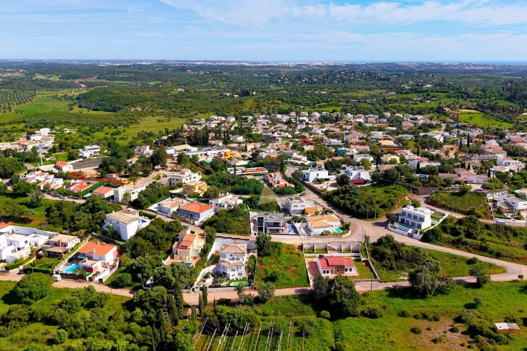 Moradia T4 para Venda em Mexilhoeira Grande Foto 67