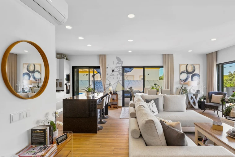 Moradia T4 para Venda em Mexilhoeira Grande Foto 6