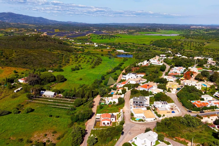 Moradia T4 para Venda em Mexilhoeira Grande Foto 66