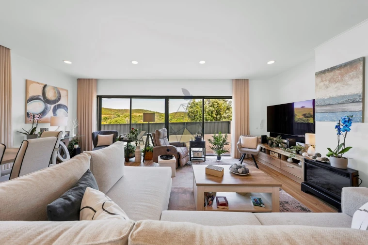 Moradia T4 para Venda em Mexilhoeira Grande Foto 7