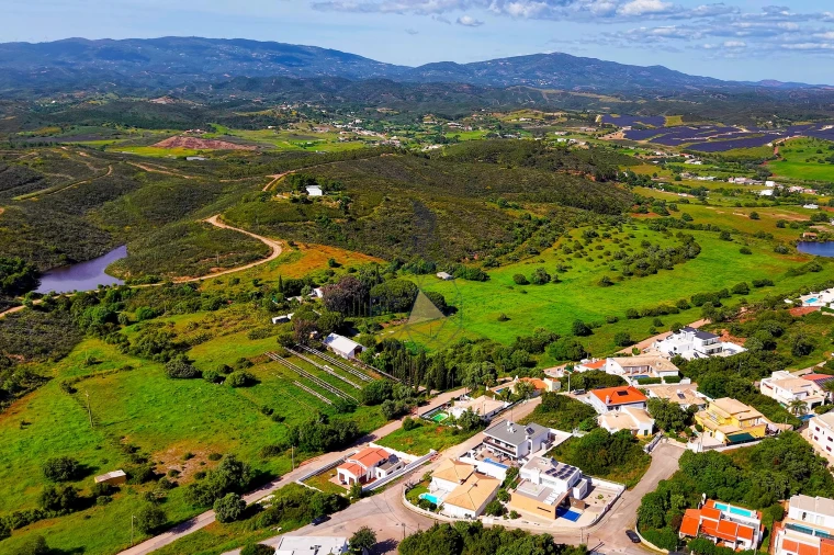 Moradia T4 para Venda em Mexilhoeira Grande Foto 70